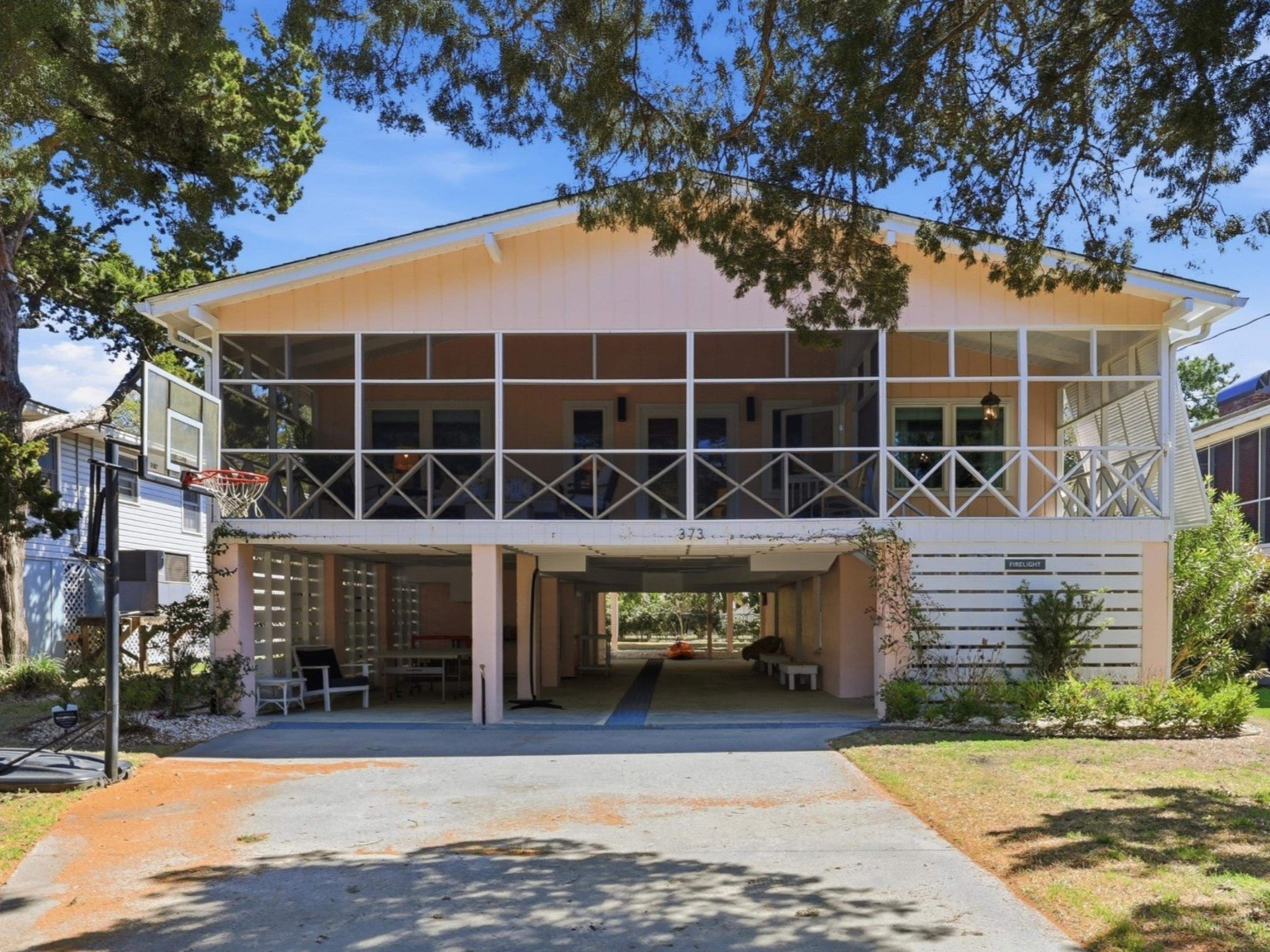373 Sundial Dr.