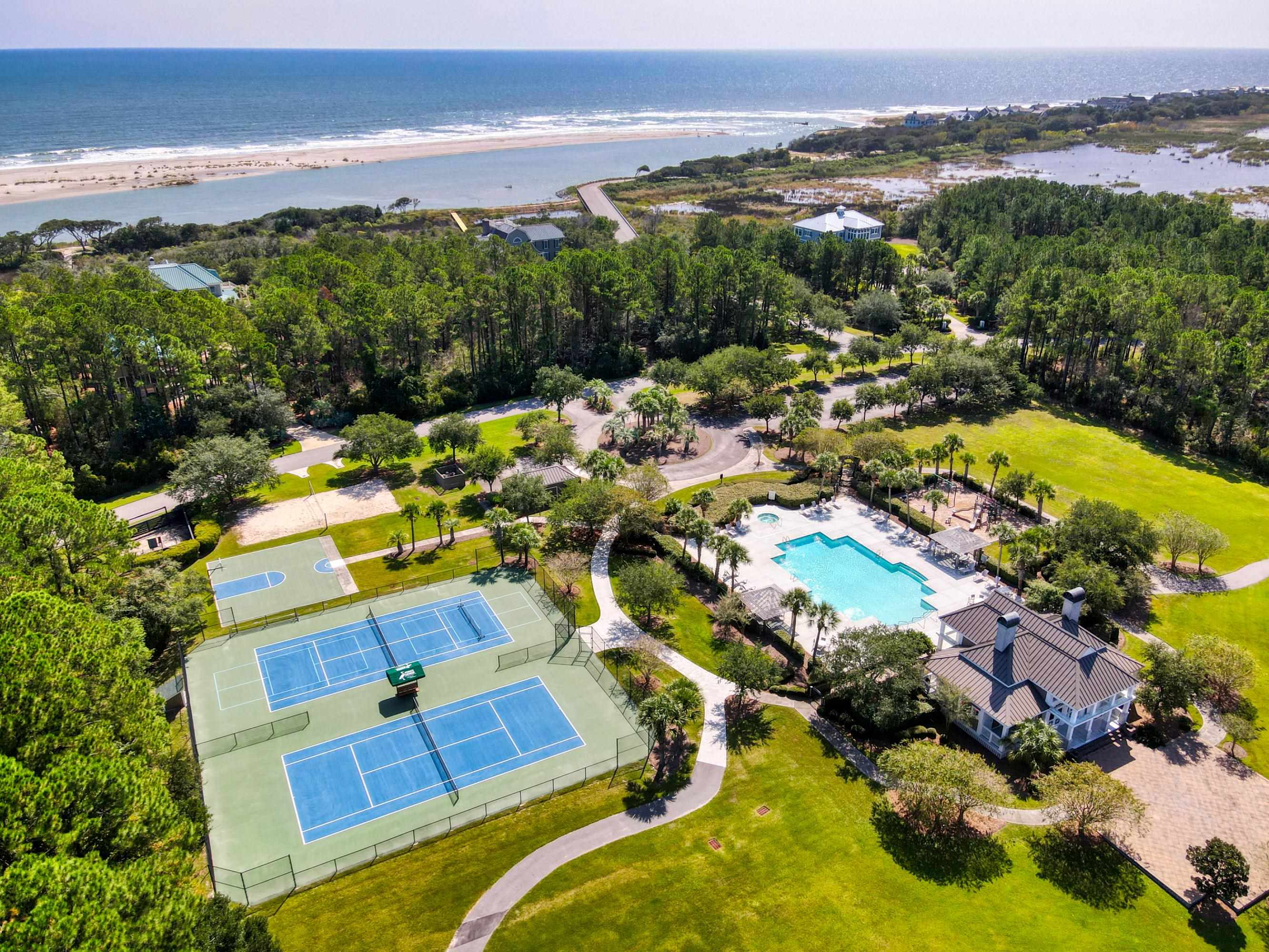 2735 Vanderbilt Blvd.