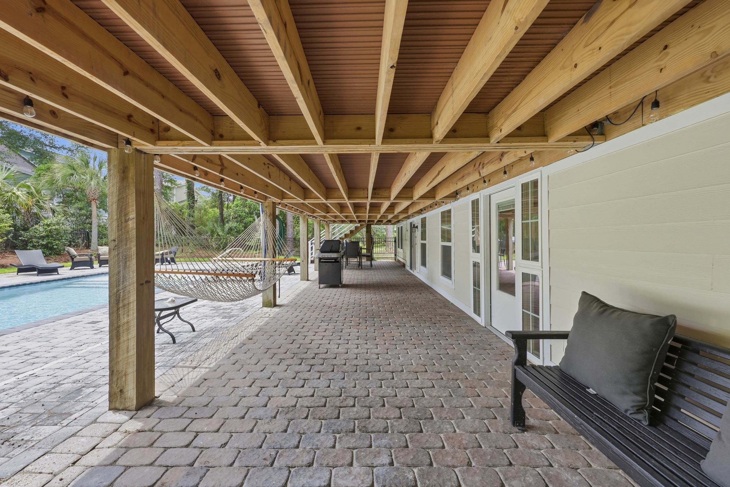 366 Lakeshore Dr.
