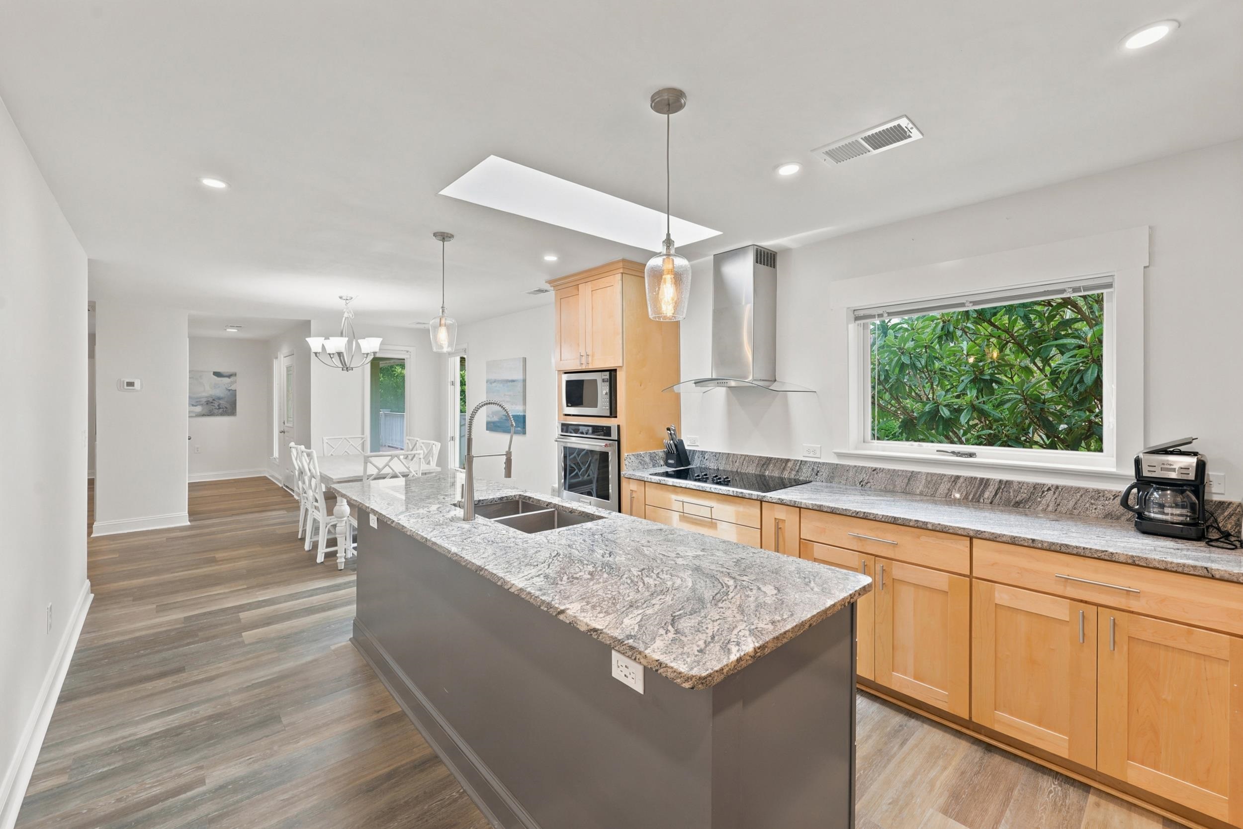 366 Lakeshore Dr.