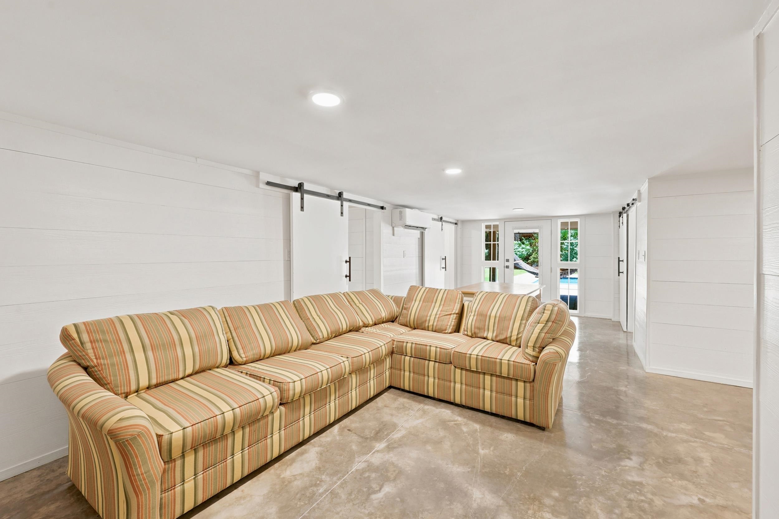 366 Lakeshore Dr.