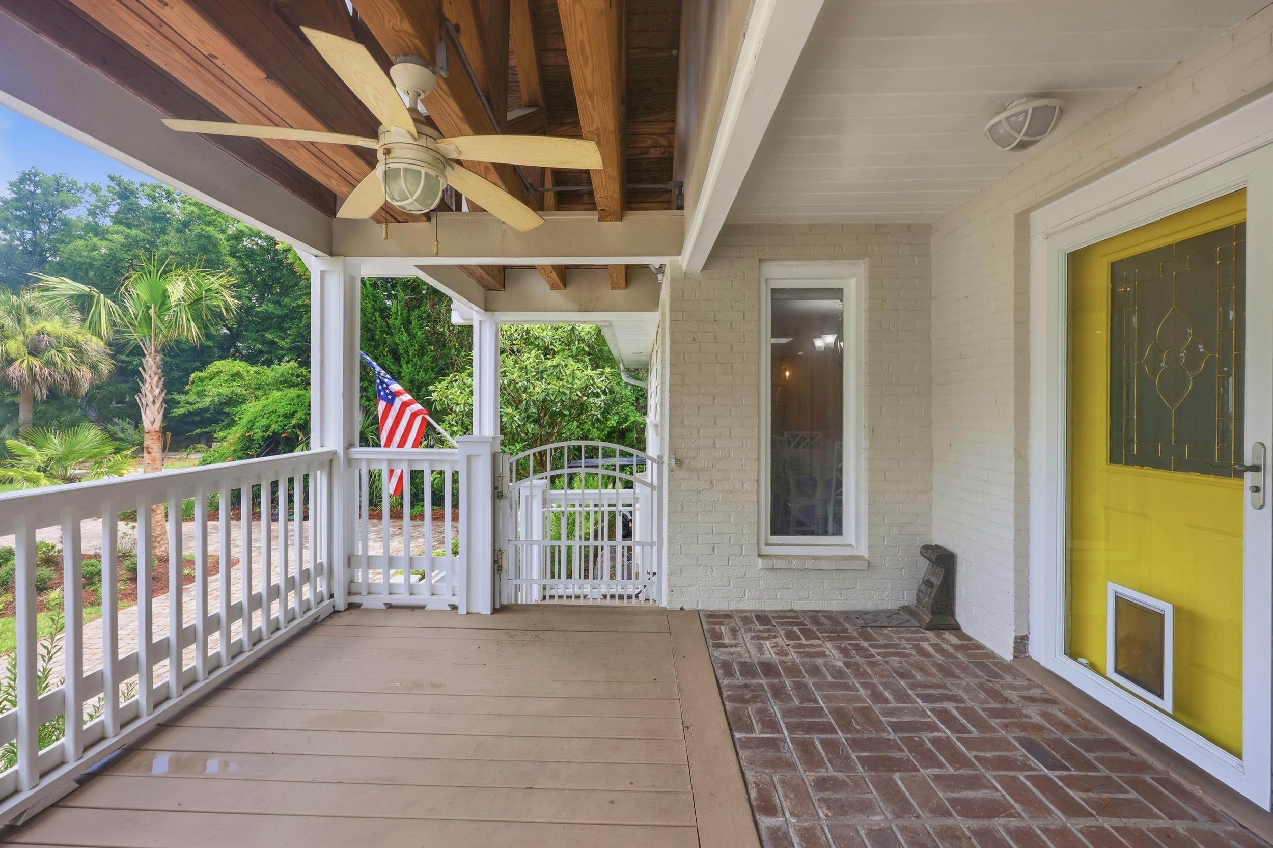 366 Lakeshore Dr.