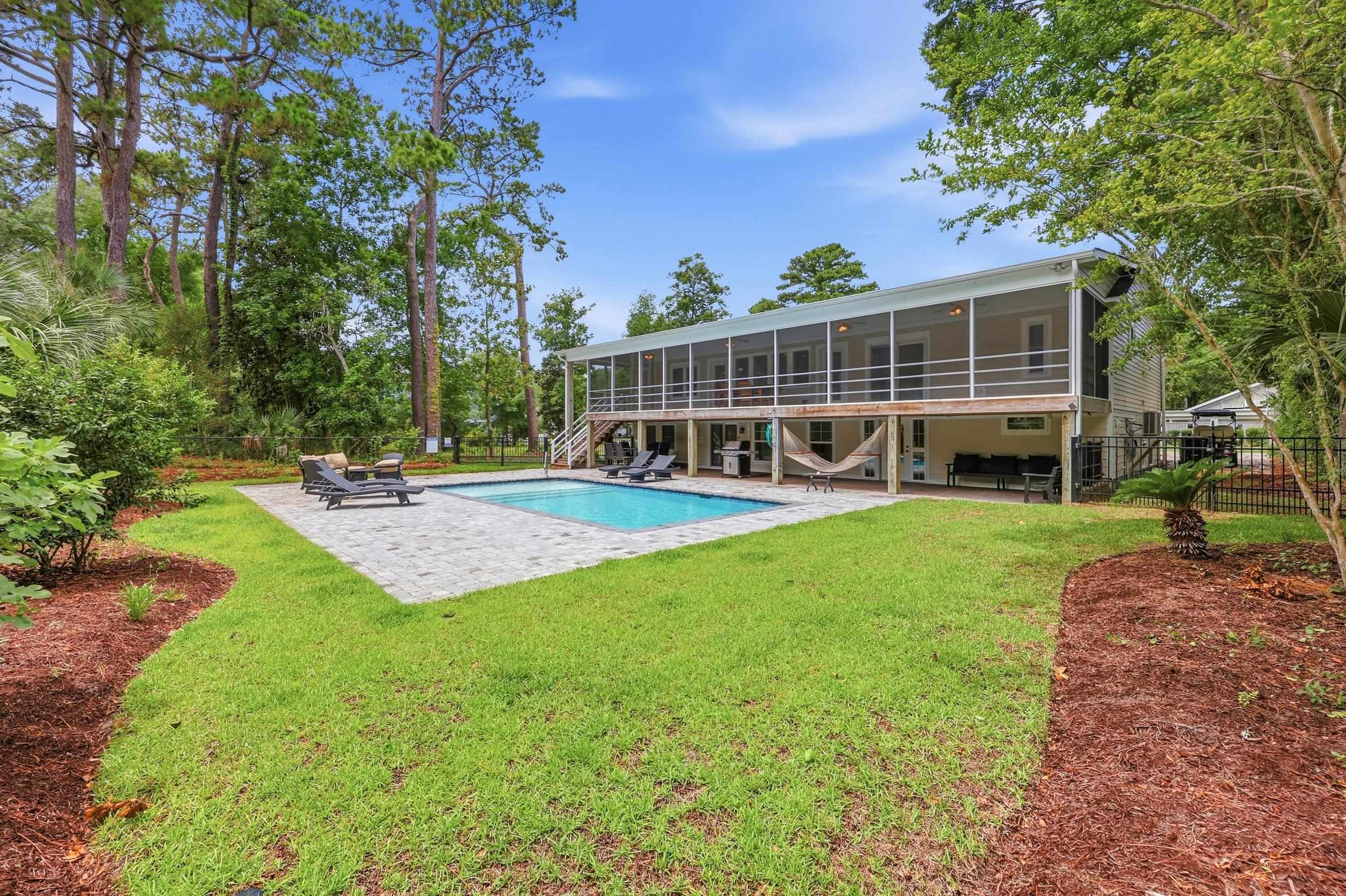 366 Lakeshore Dr.
