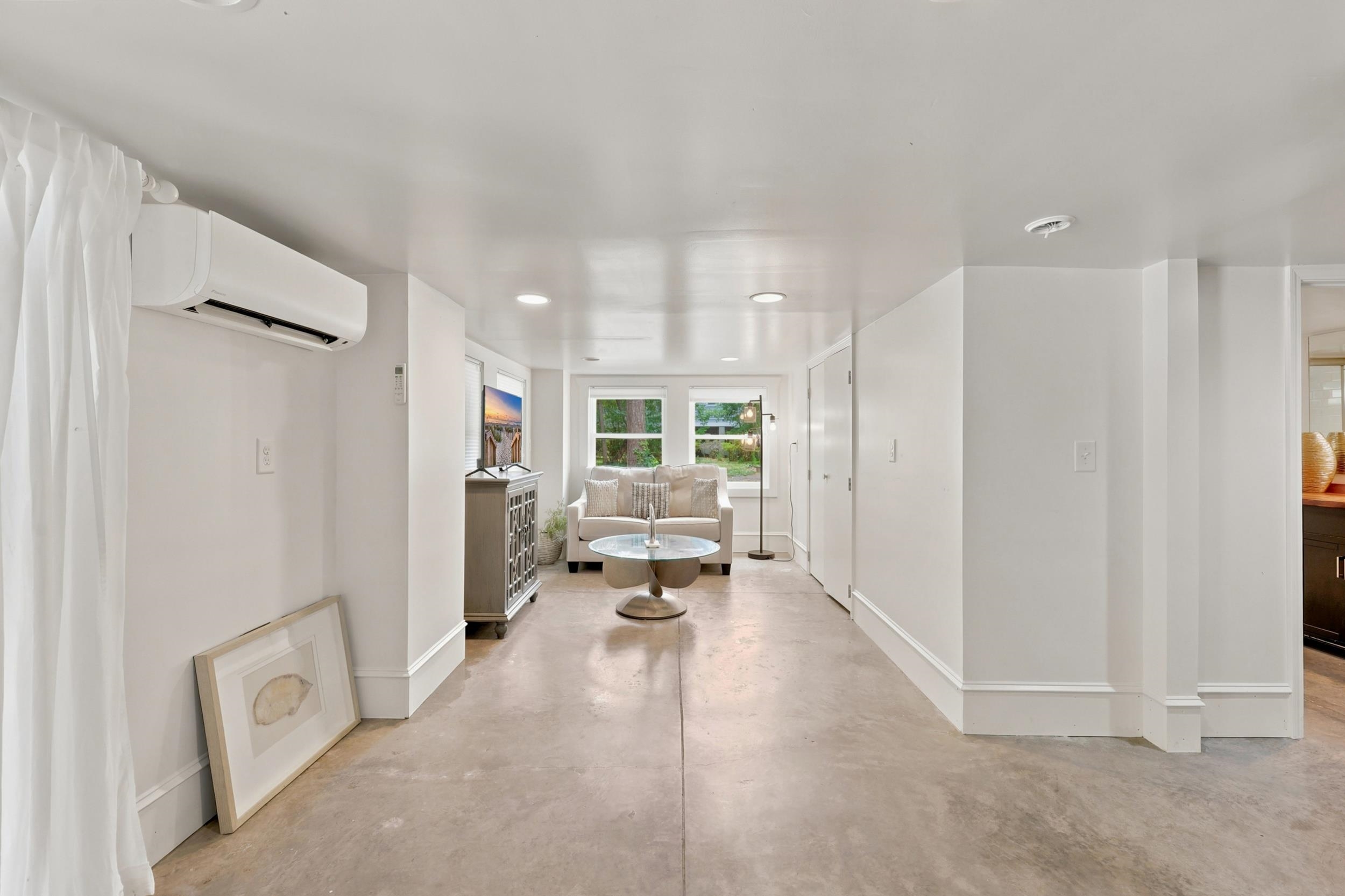 366 Lakeshore Dr.