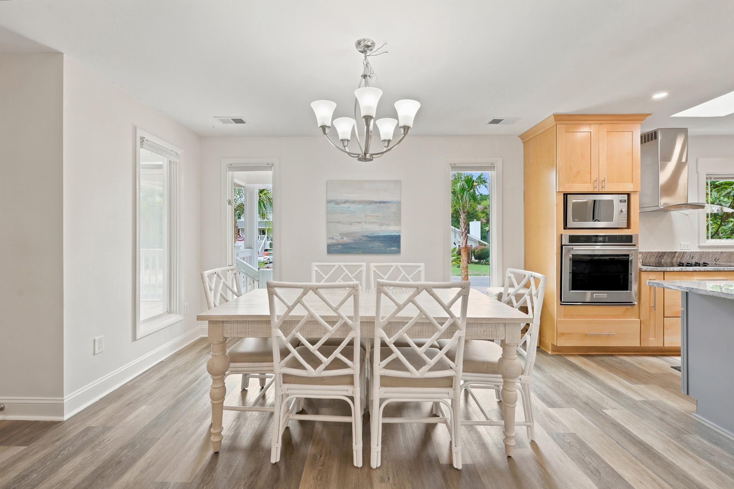 366 Lakeshore Dr.