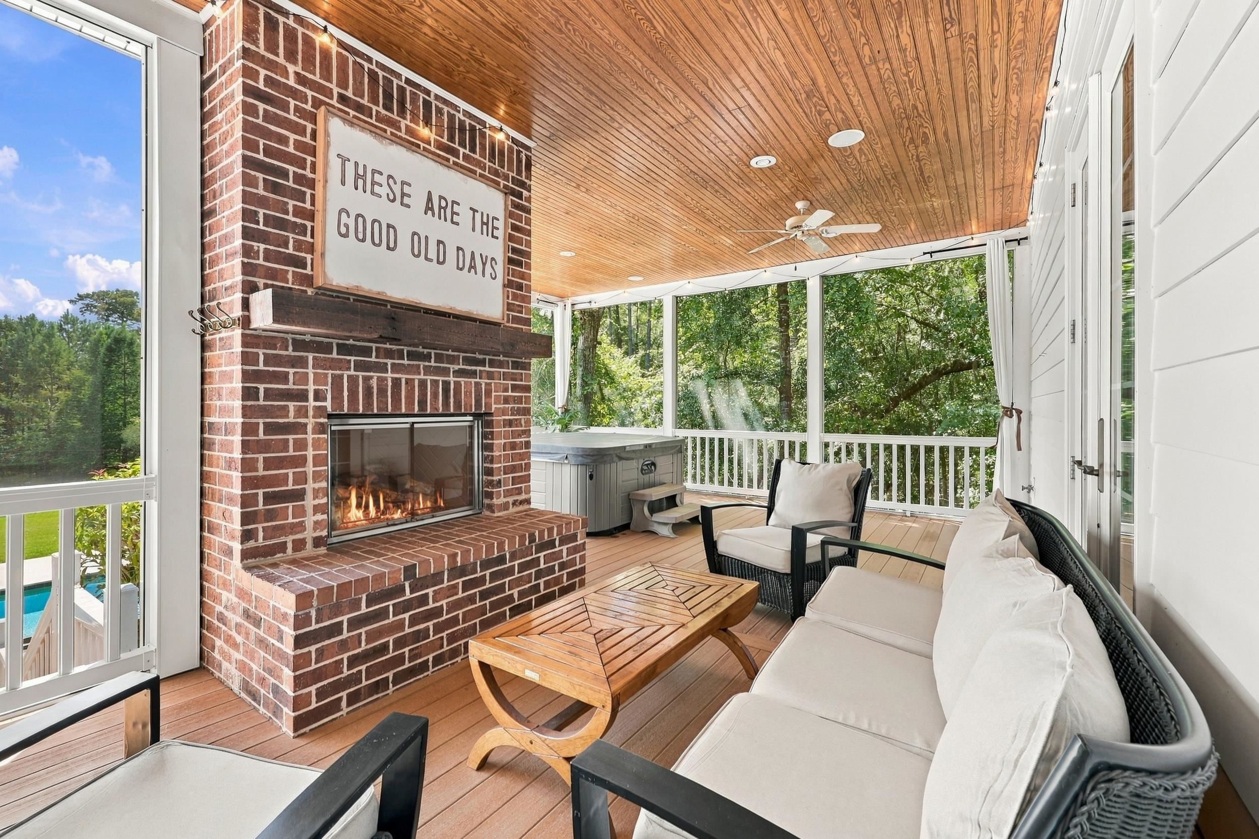 285 Brickwell Ln.