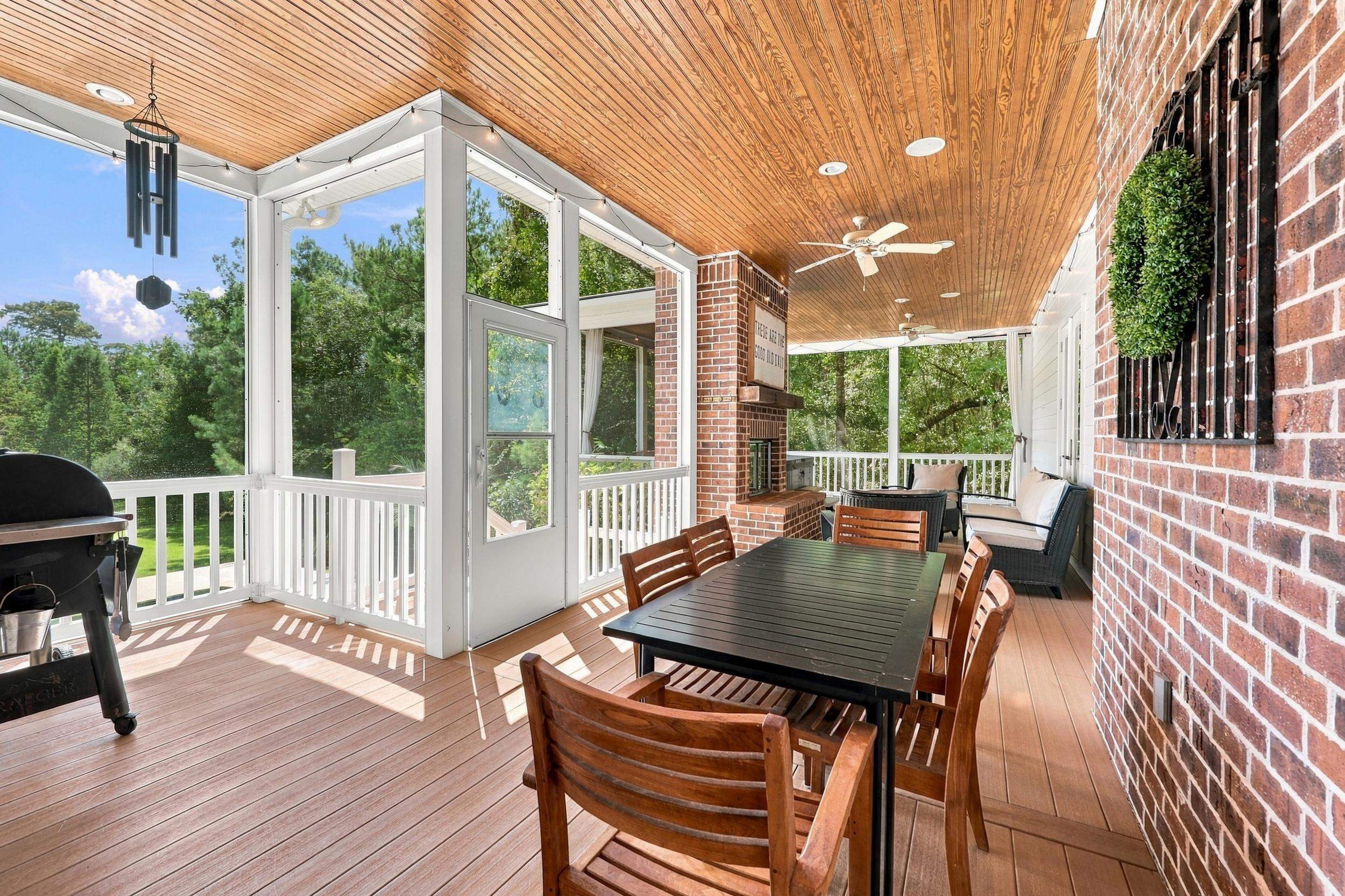 285 Brickwell Ln.