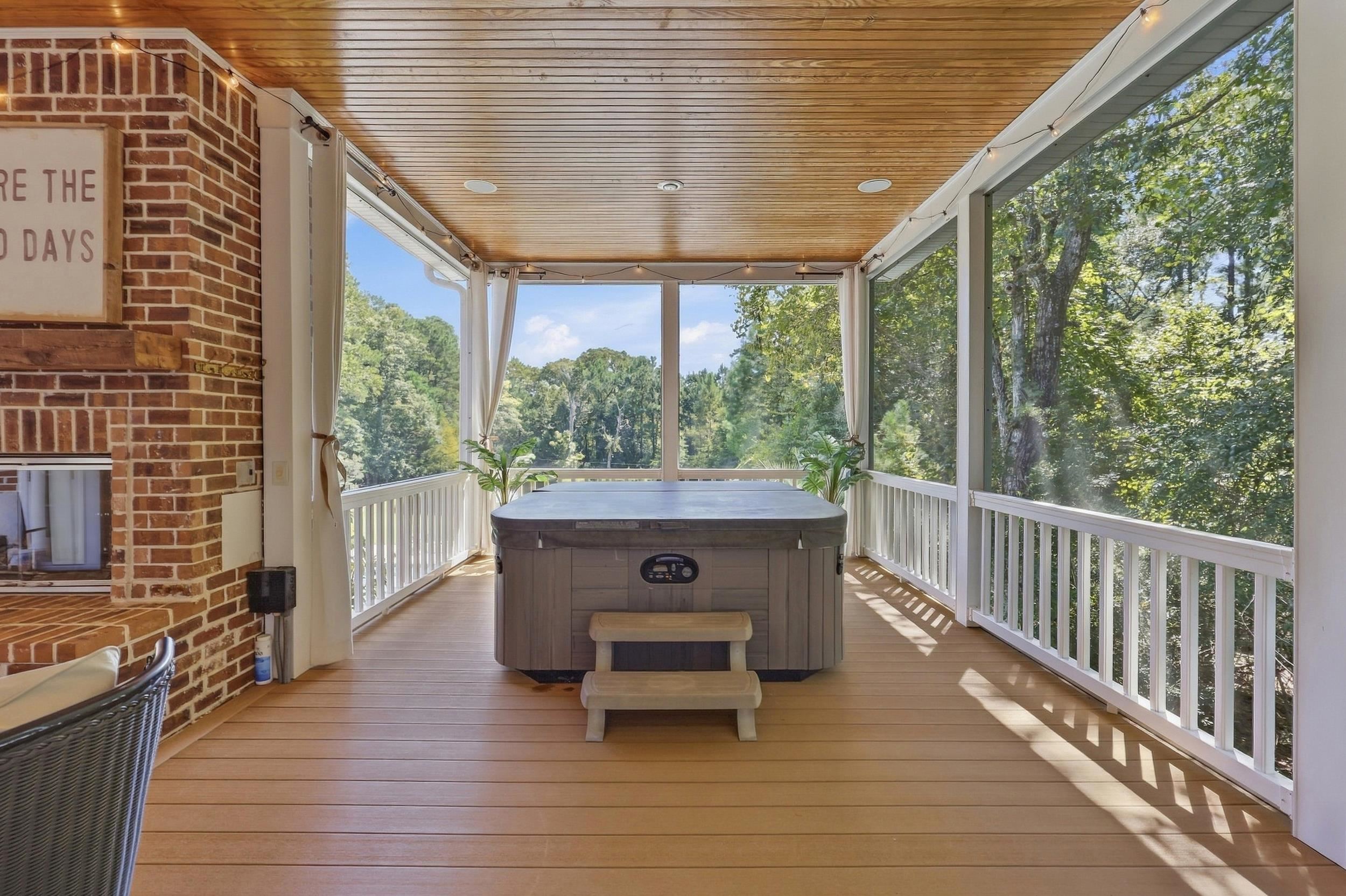 285 Brickwell Ln.