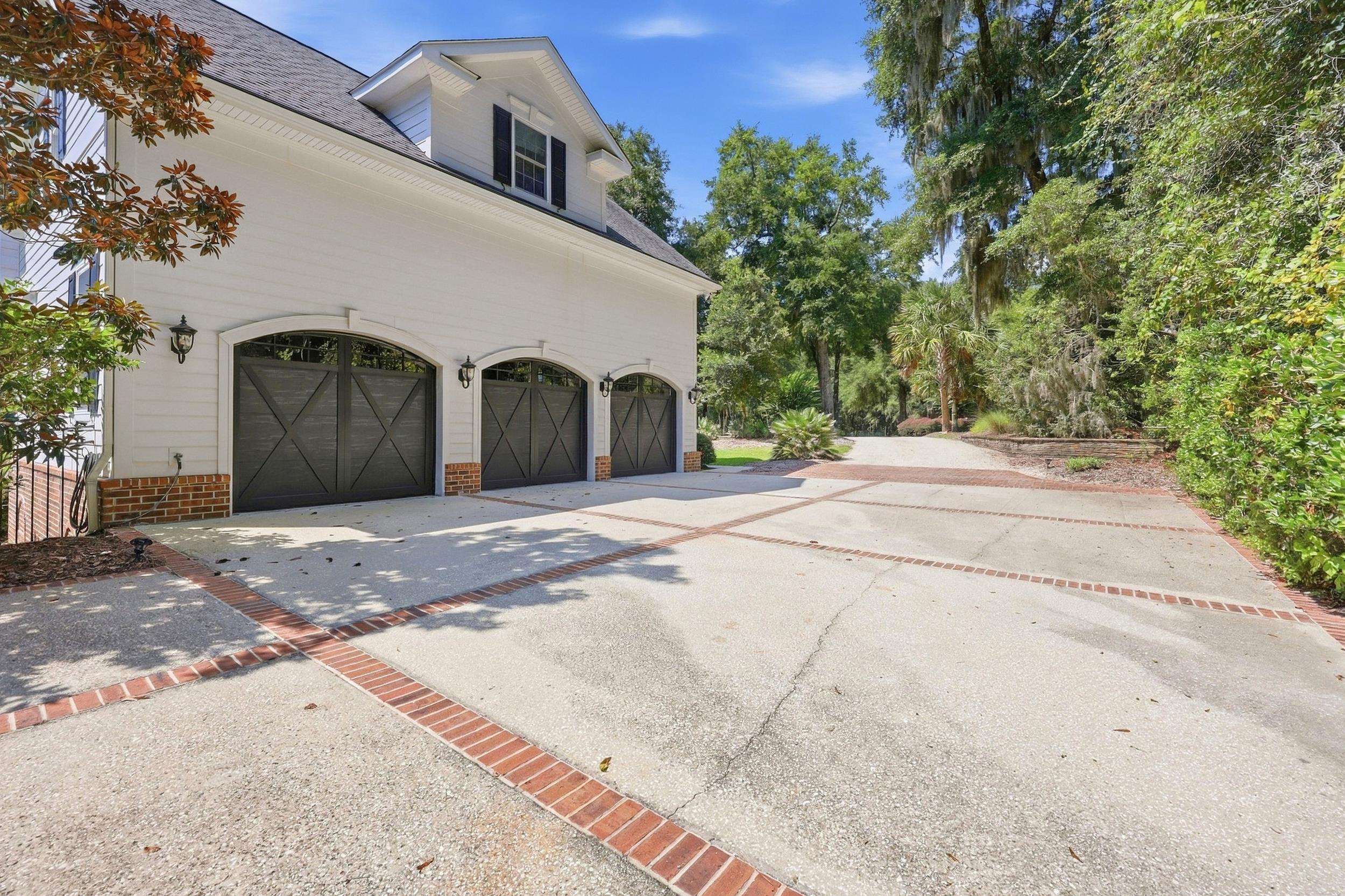 285 Brickwell Ln.