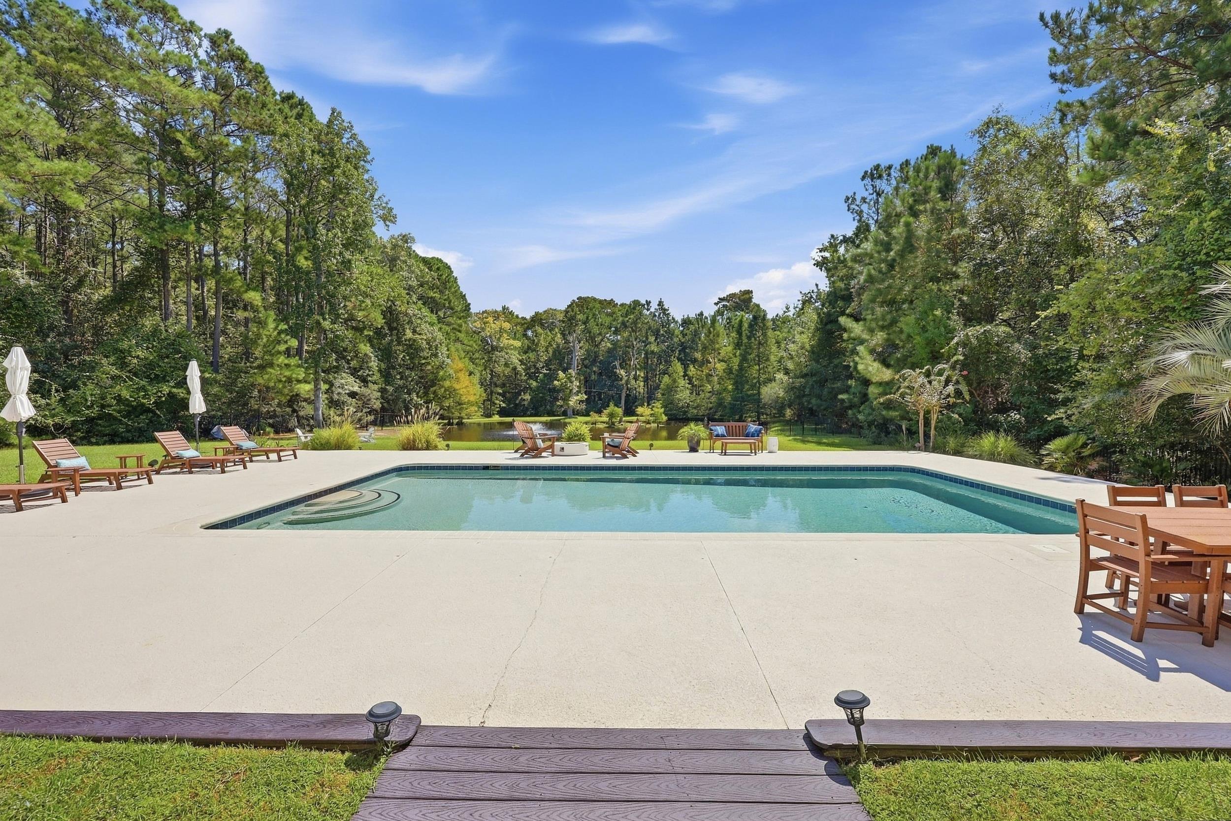 285 Brickwell Ln.