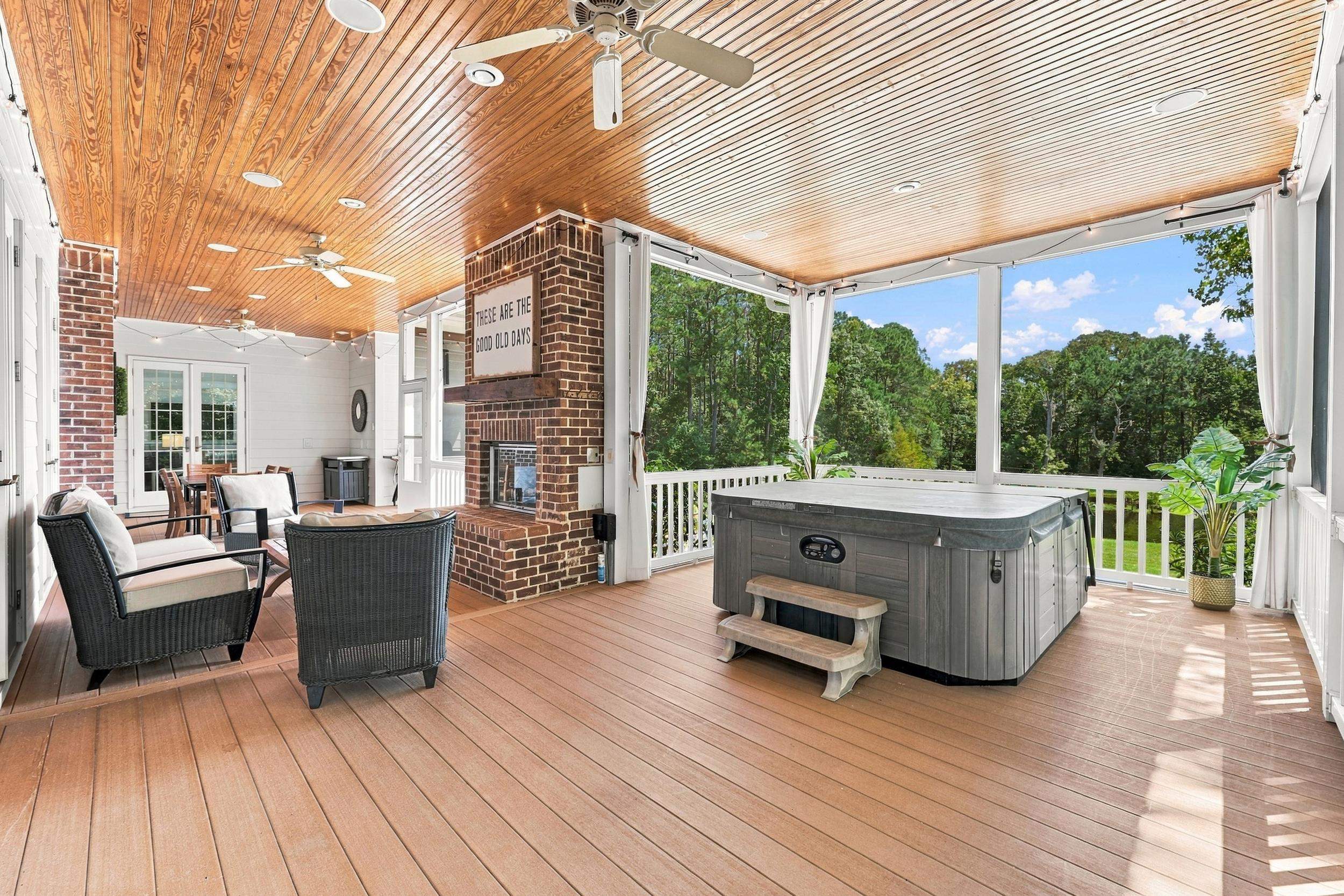 285 Brickwell Ln.