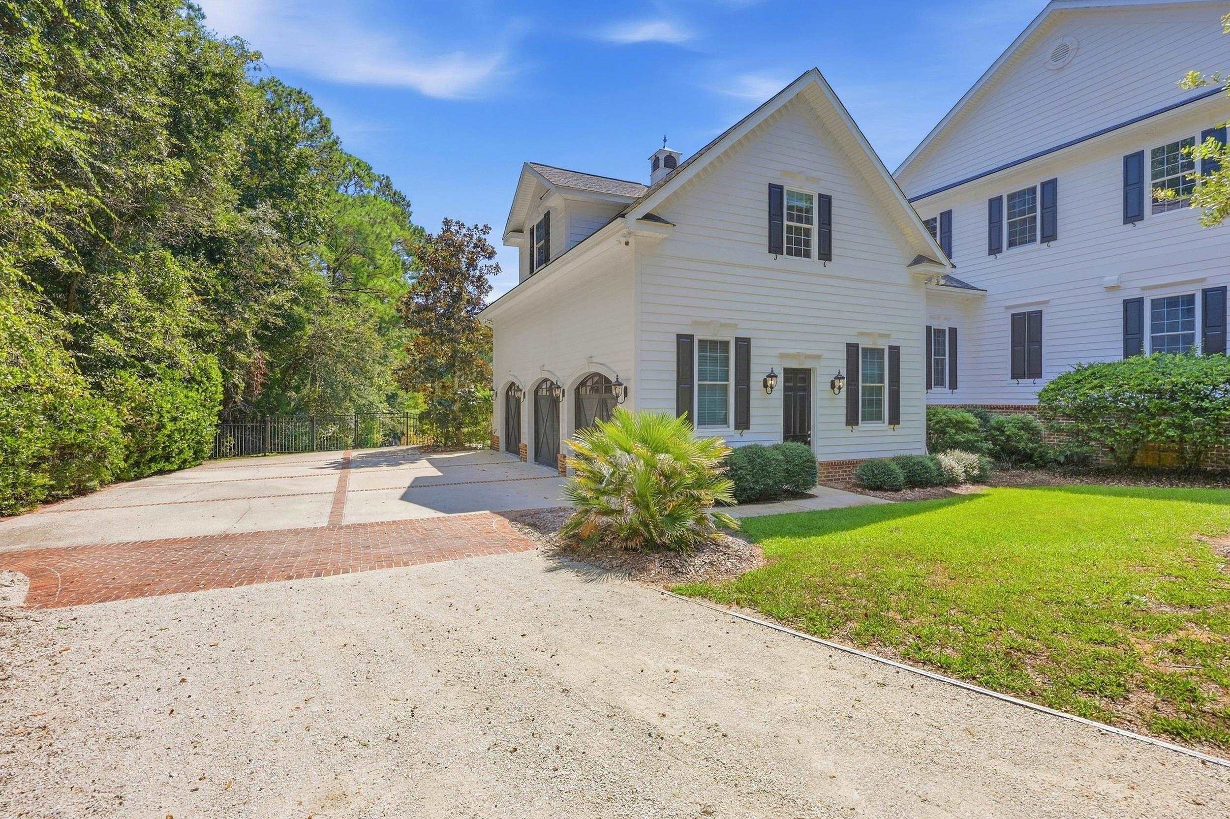 285 Brickwell Ln.