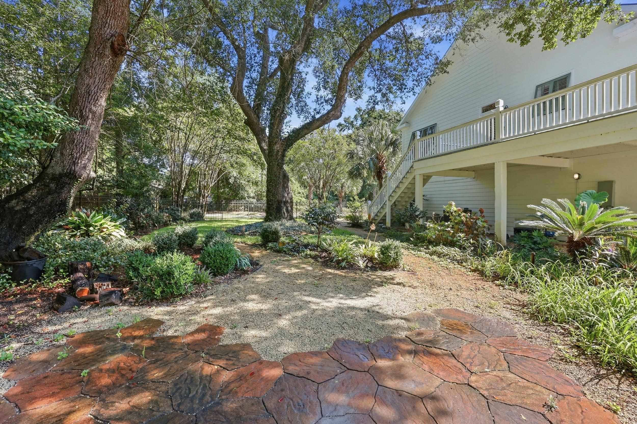 7 Gillette Pl.
