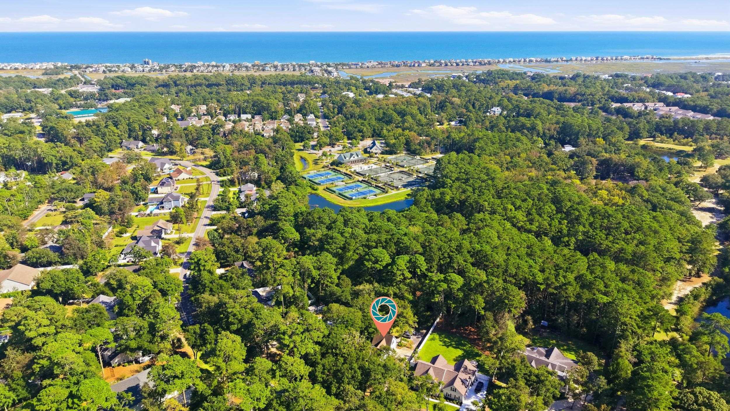 587 Hawthorn Dr.