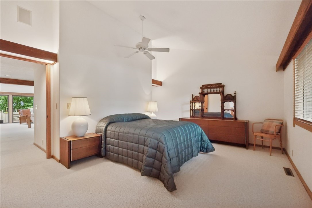 215 Eastbank Court N