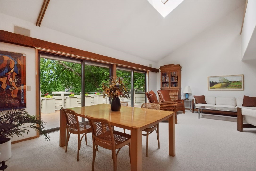 215 Eastbank Court N