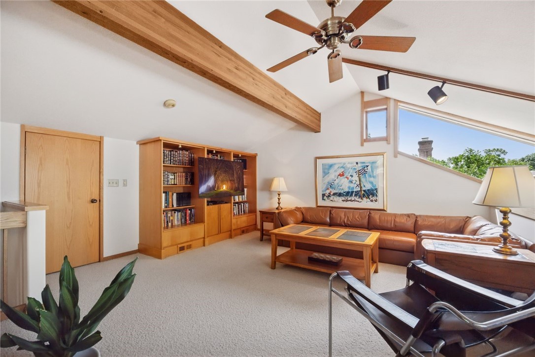 215 Eastbank Court N