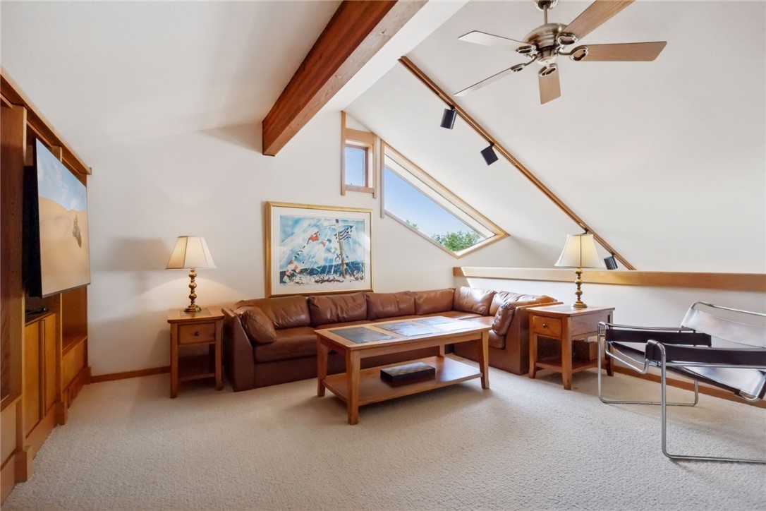 215 Eastbank Court N