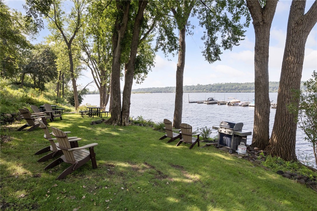 215 Eastbank Court N