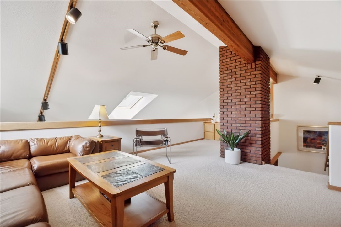 215 Eastbank Court N