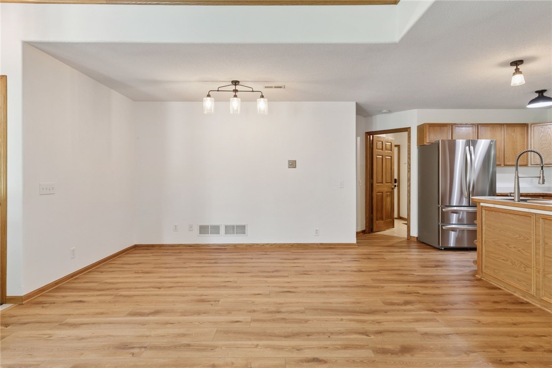 921 Meadowood Lane 1