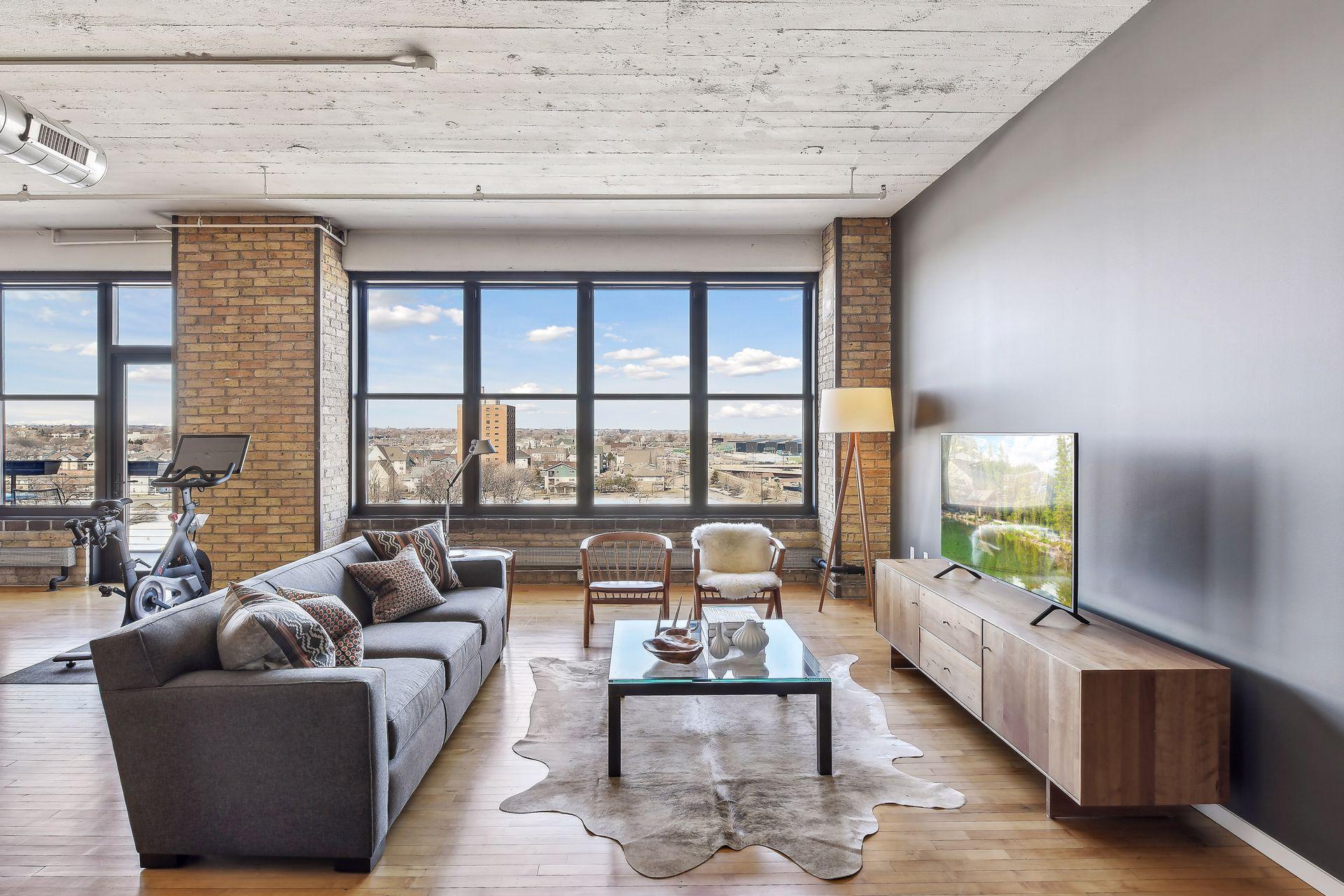 290 Market Street Unit: 603