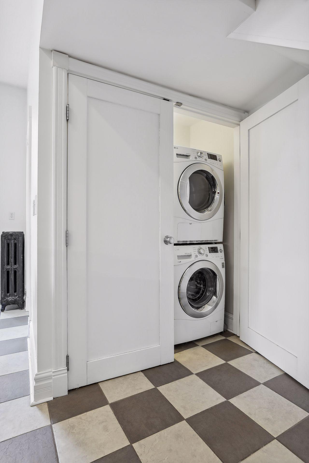 496 Holly Avenue Unit: 4
