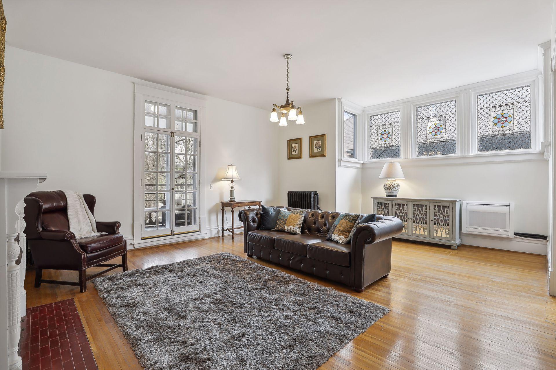 496 Holly Avenue Unit: 4