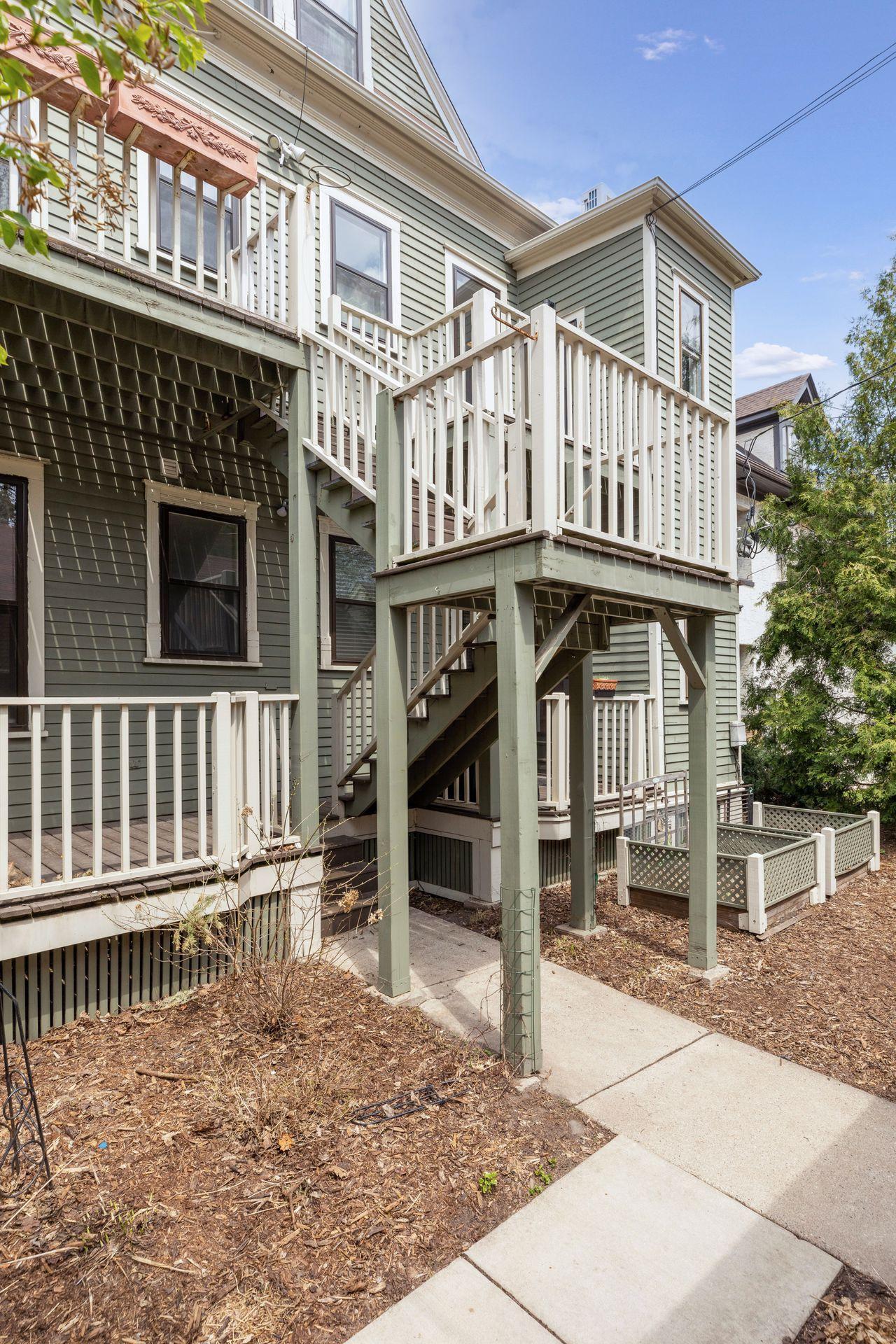 496 Holly Avenue Unit: 4