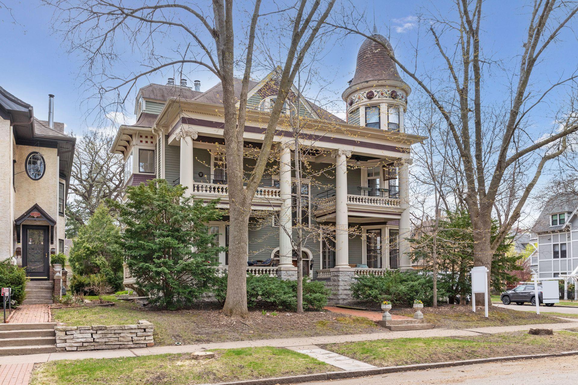 496 Holly Avenue Unit: 4
