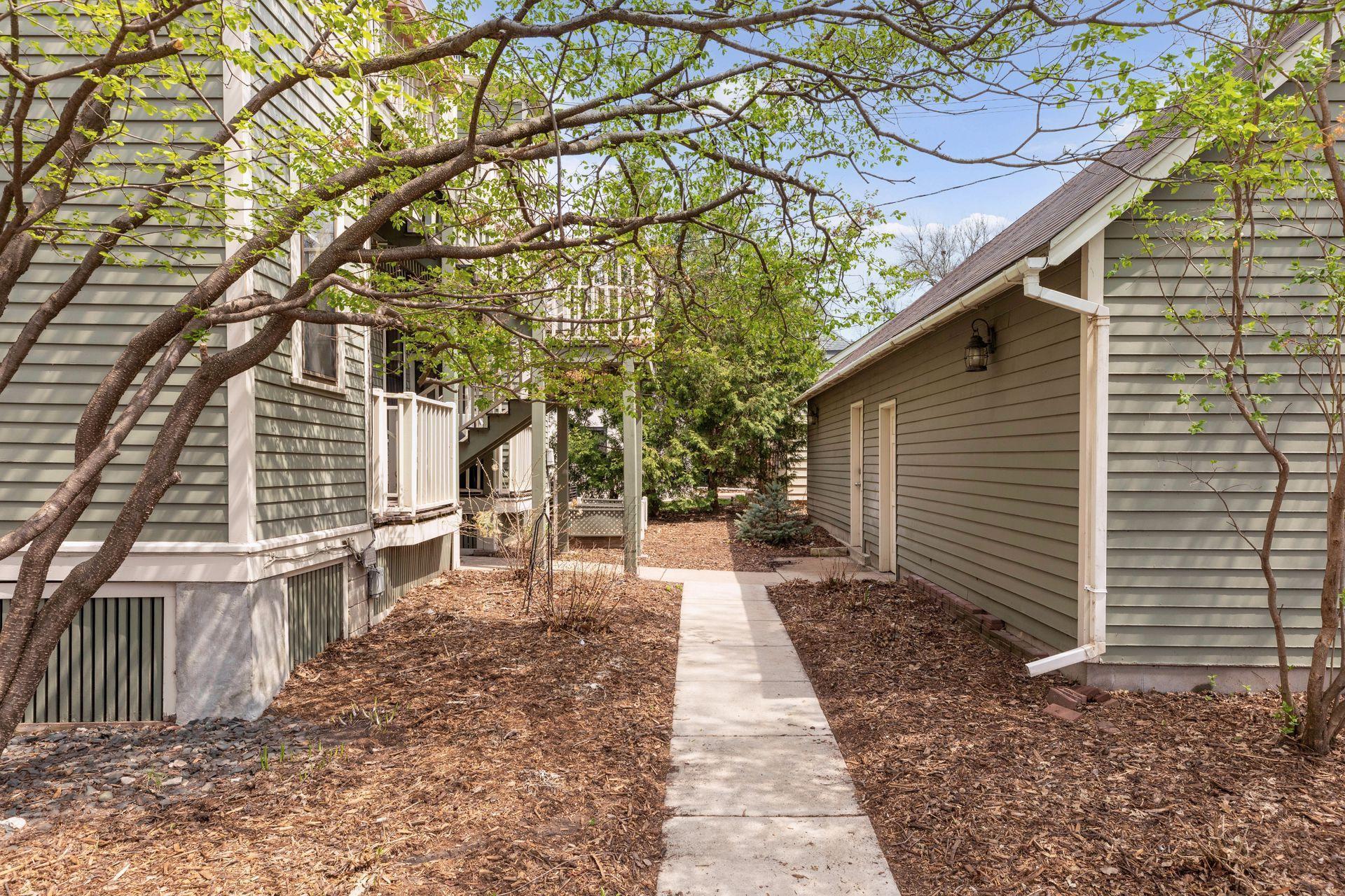 496 Holly Avenue Unit: 4