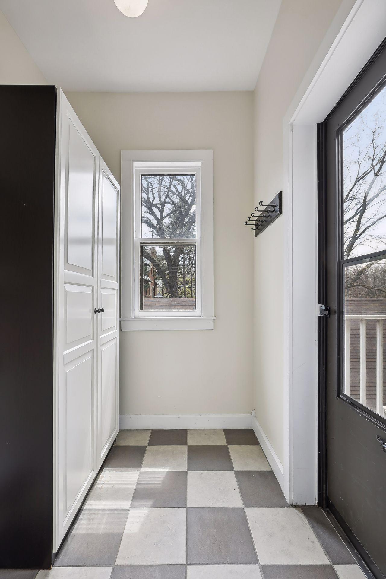 496 Holly Avenue Unit: 4