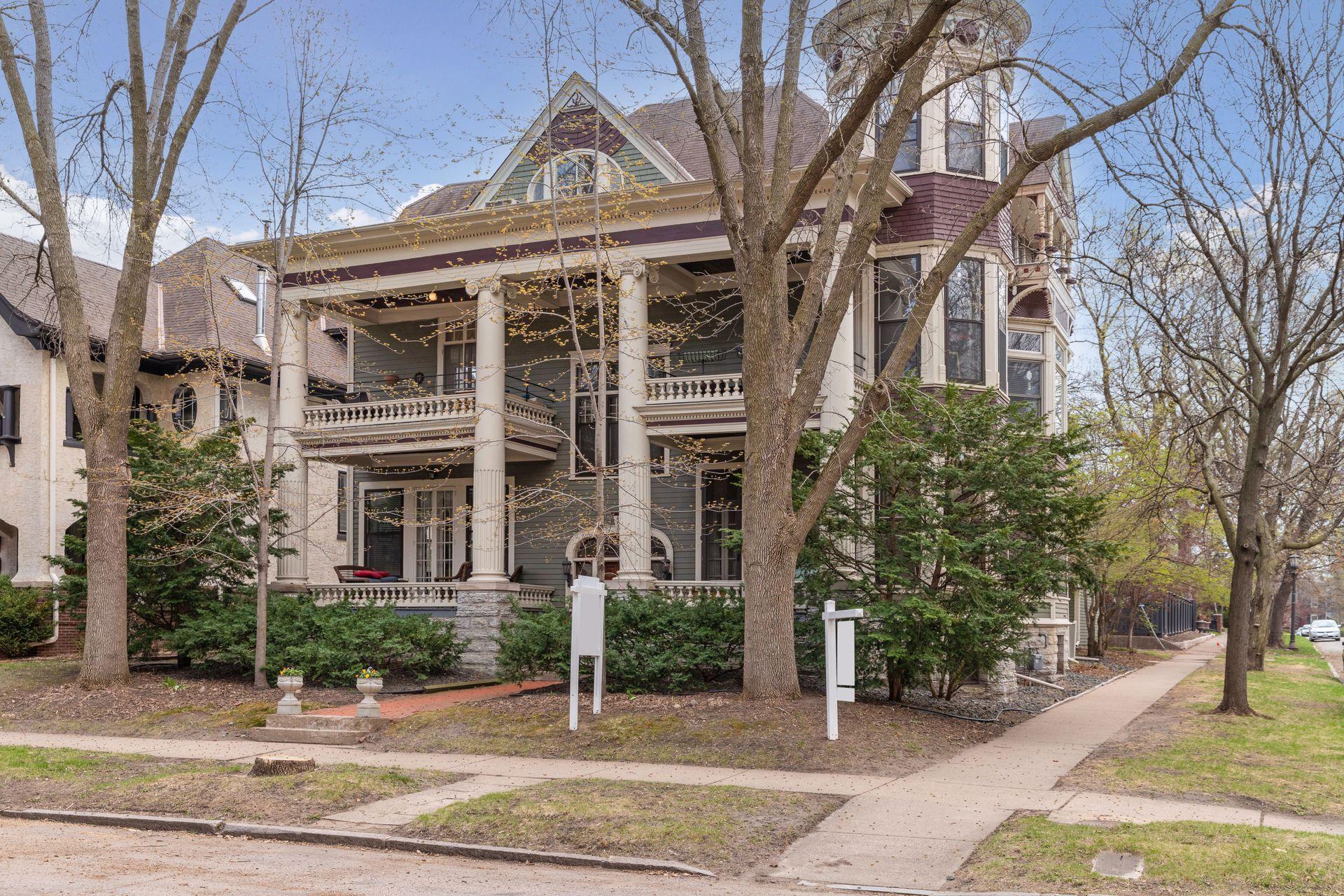 496 Holly Avenue Unit: 4