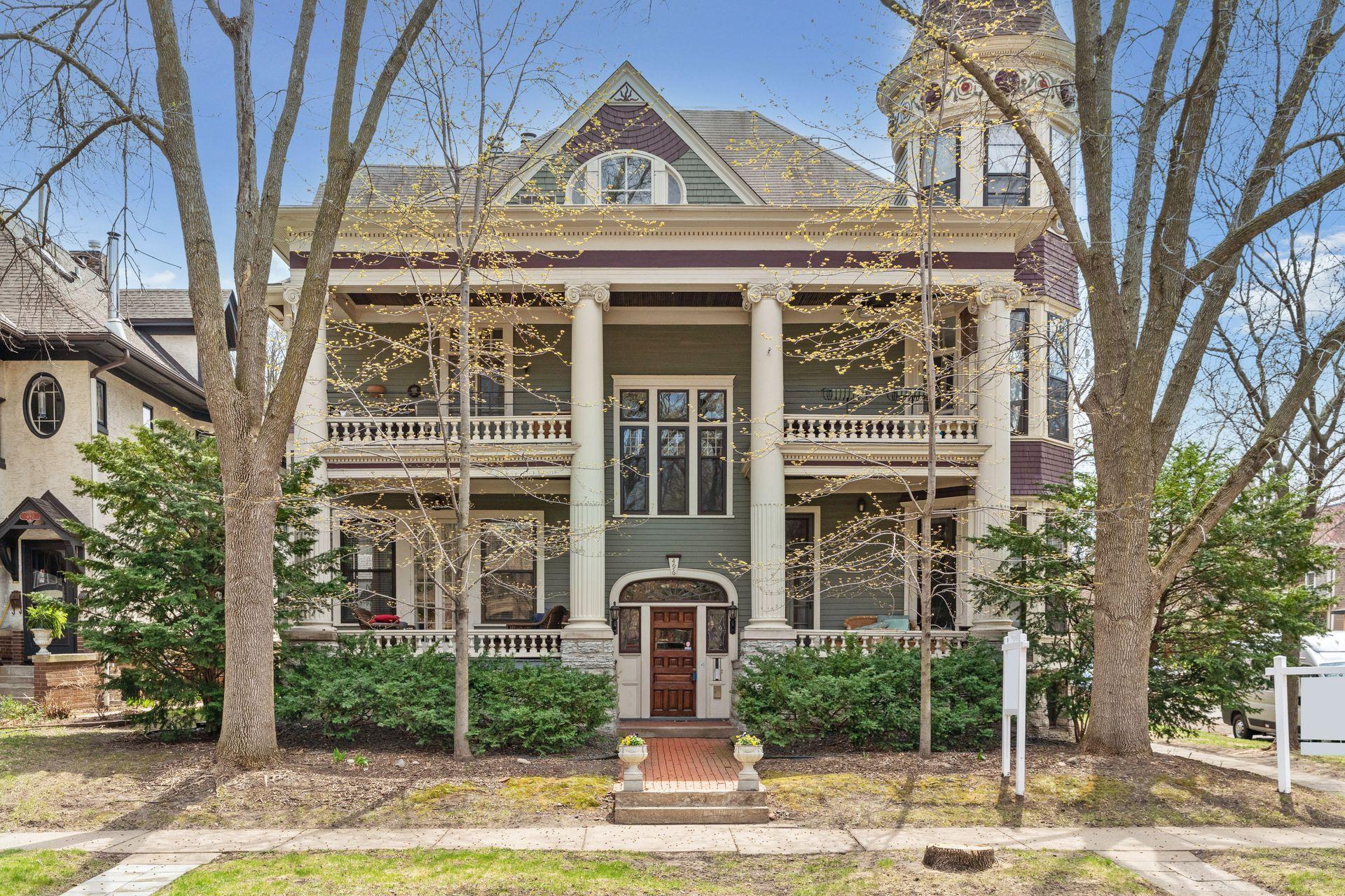 496 Holly Avenue Unit: 4