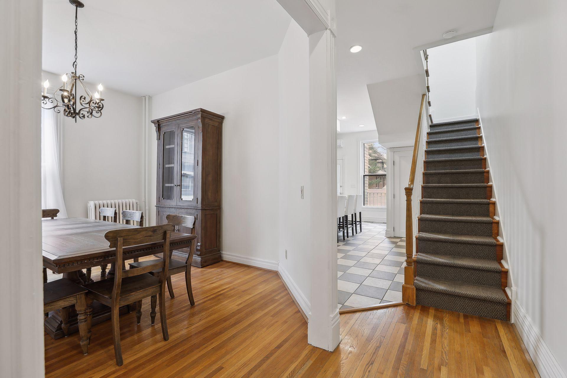 496 Holly Avenue Unit: 4