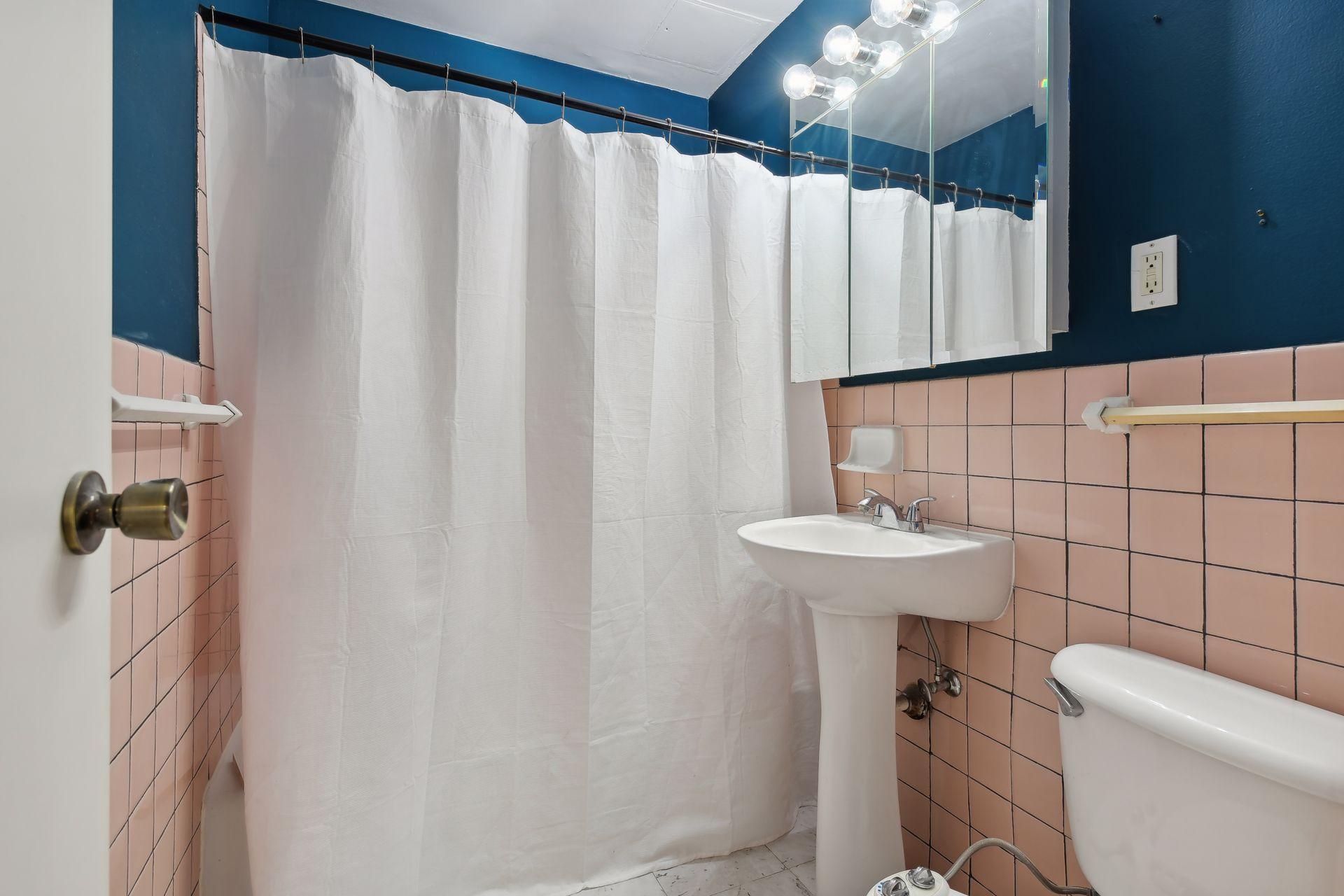 2500 Blaisdell Avenue Unit: 106