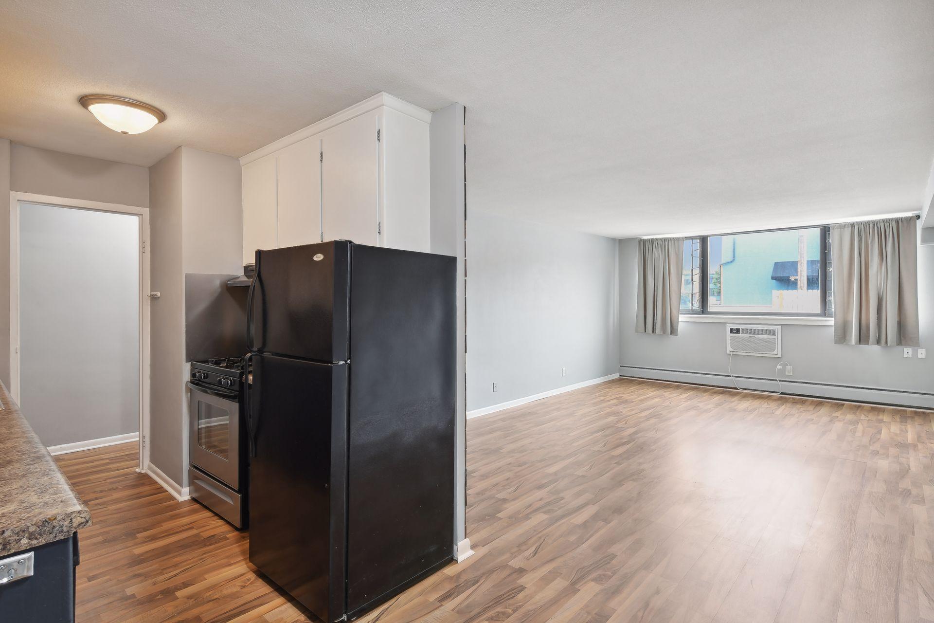 2500 Blaisdell Avenue Unit: 106