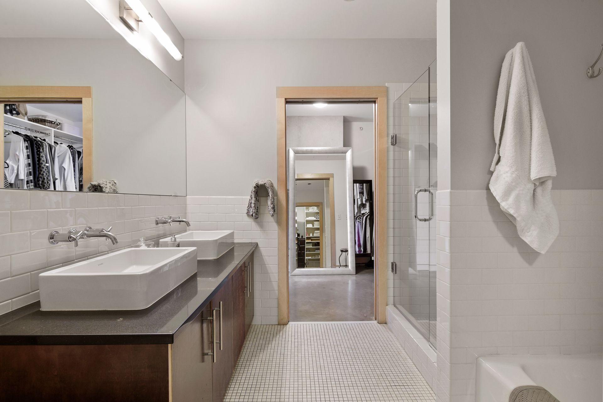 345 6th Avenue N Unit: 402