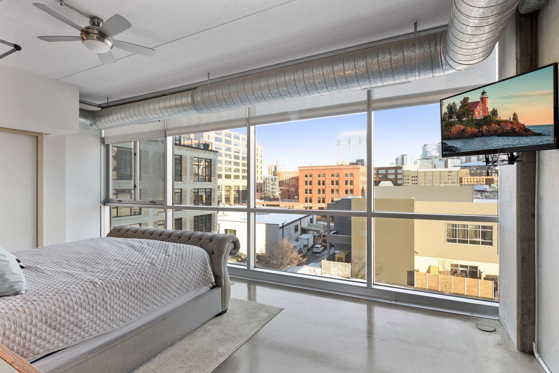 345 6th Avenue N Unit: 402