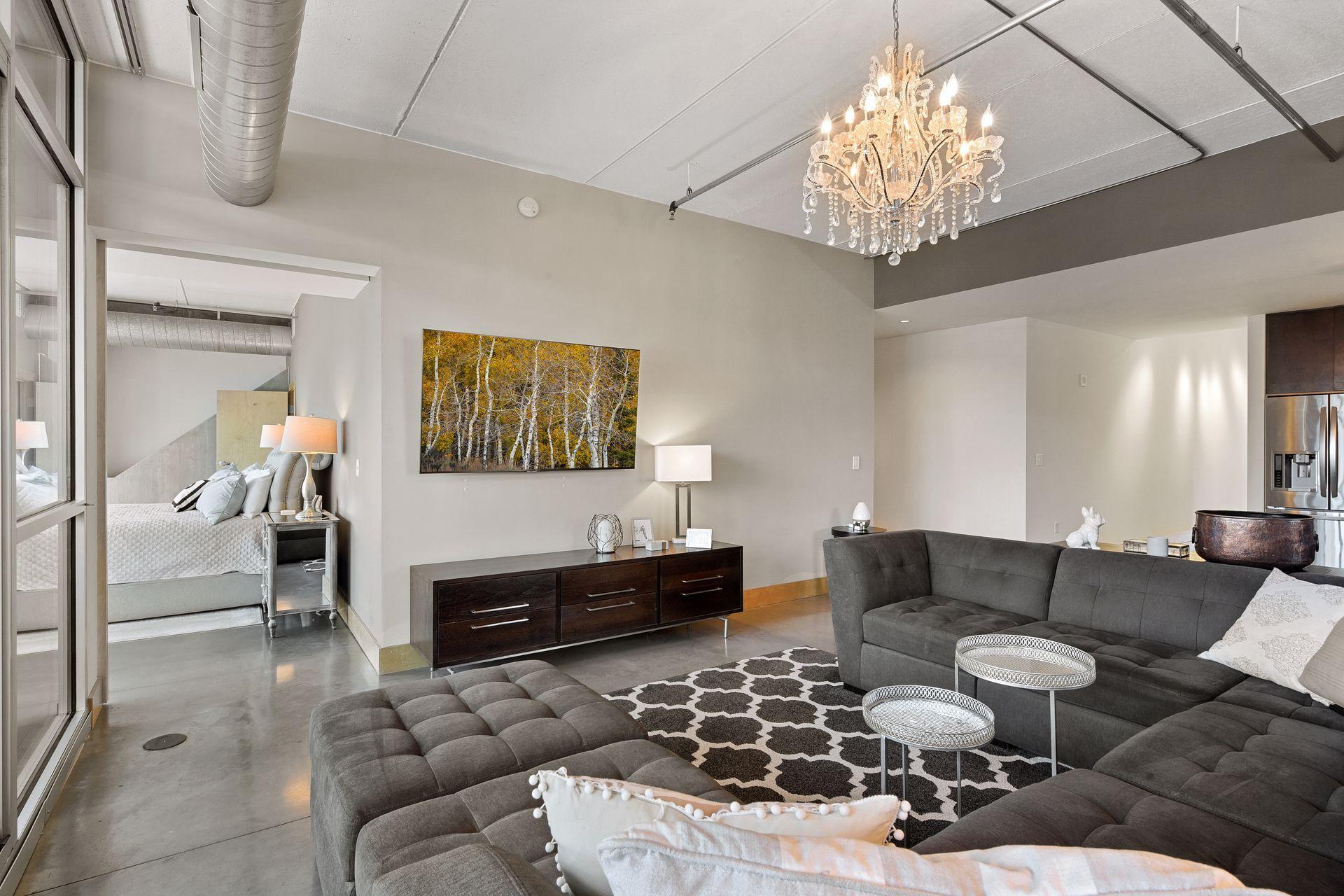 345 6th Avenue N Unit: 402