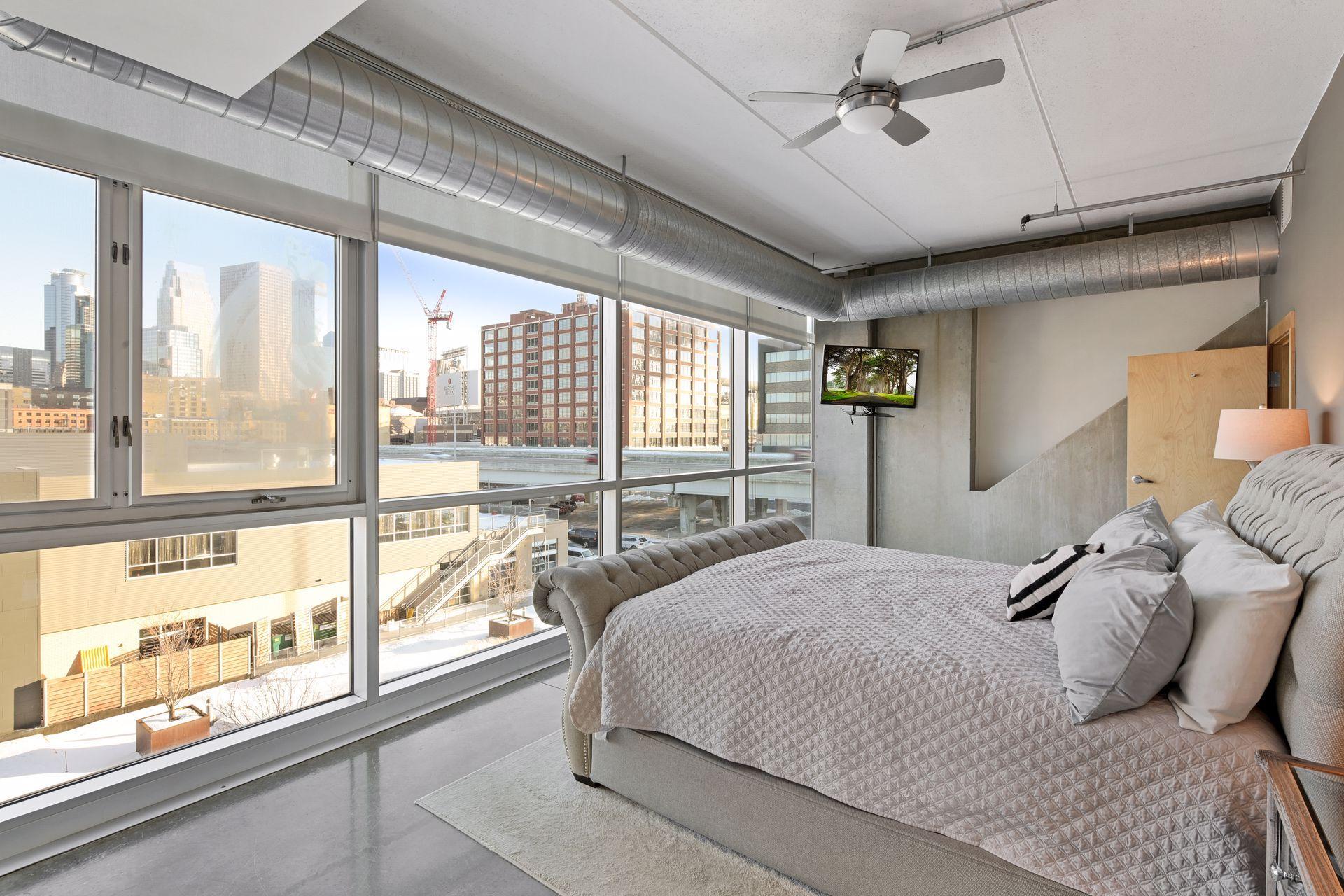 345 6th Avenue N Unit: 402