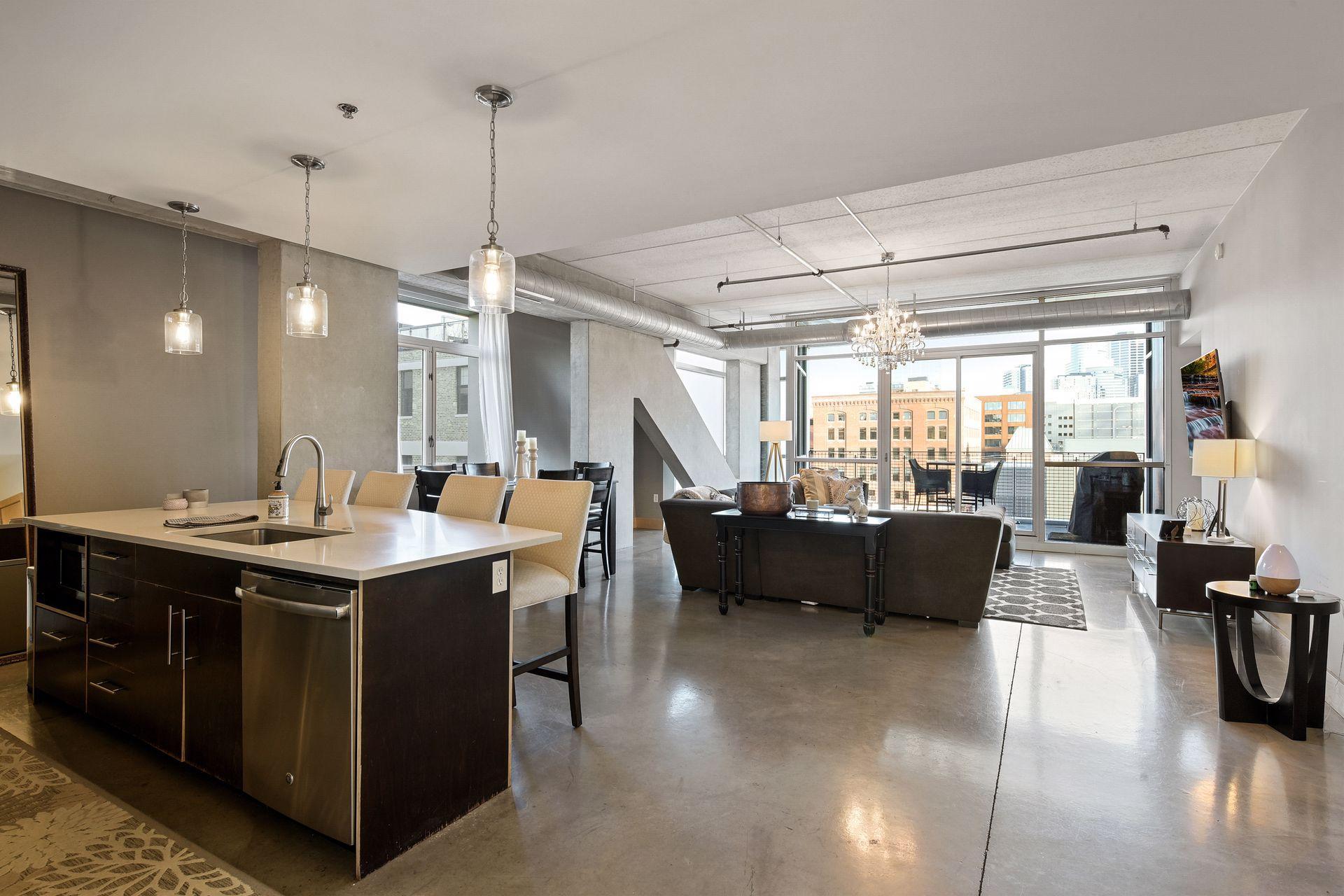 345 6th Avenue N Unit: 402