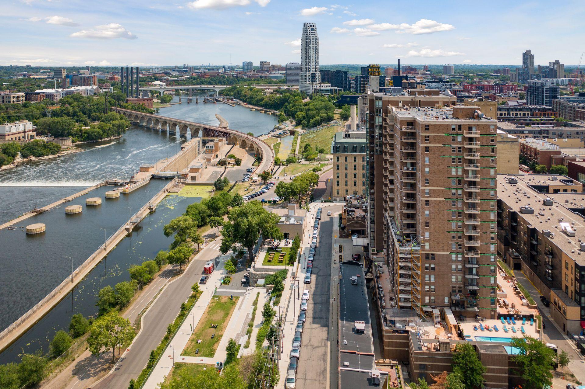 401 S 1st Street Unit: 605