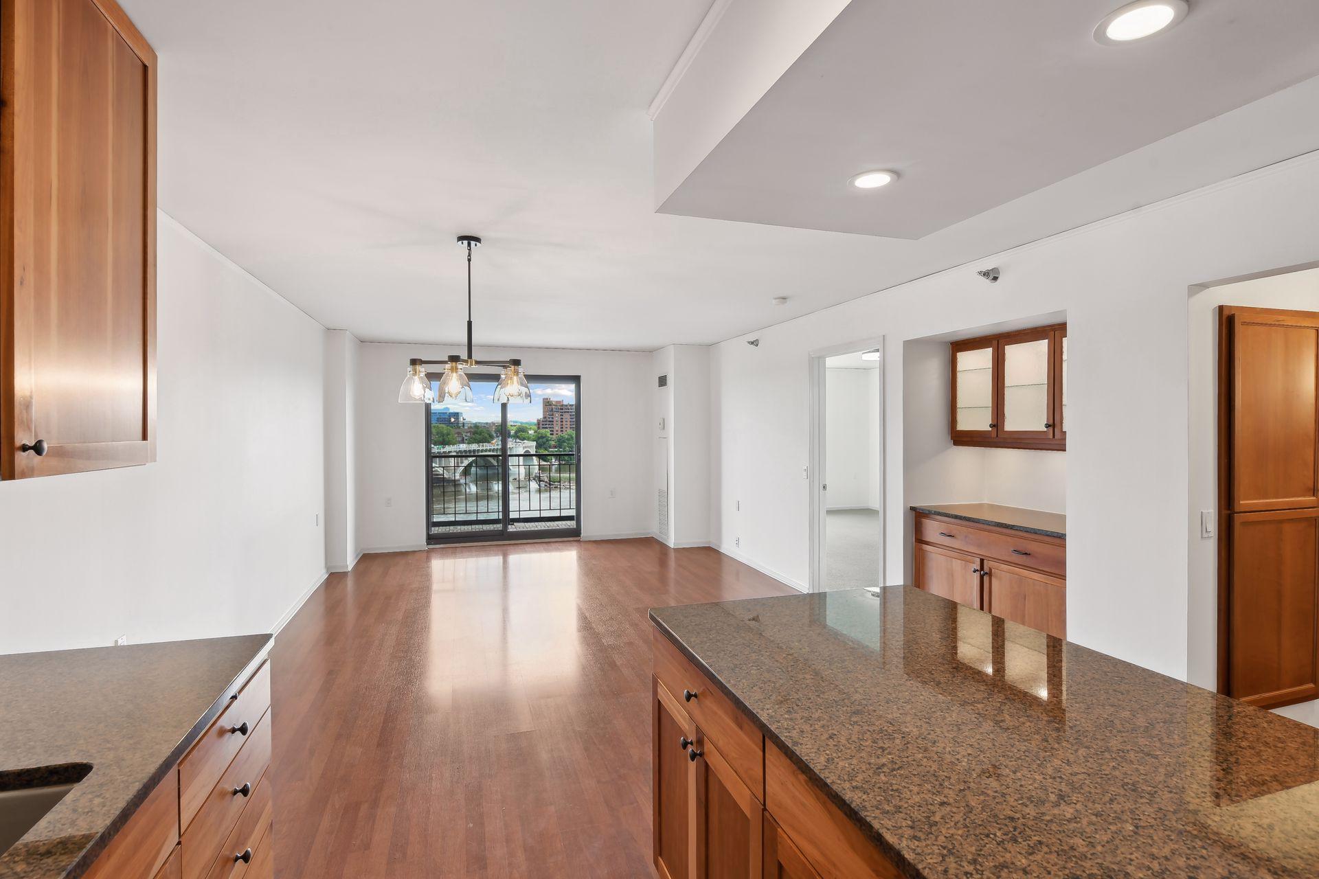 401 S 1st Street Unit: 605