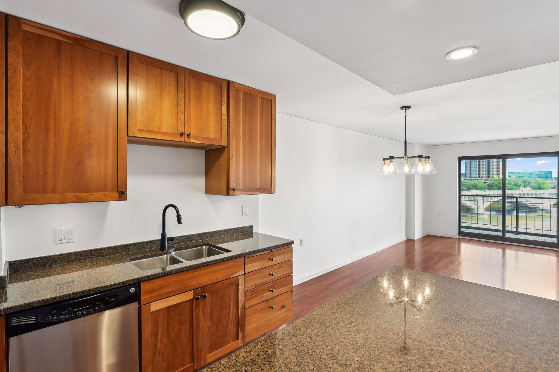 401 S 1st Street Unit: 605