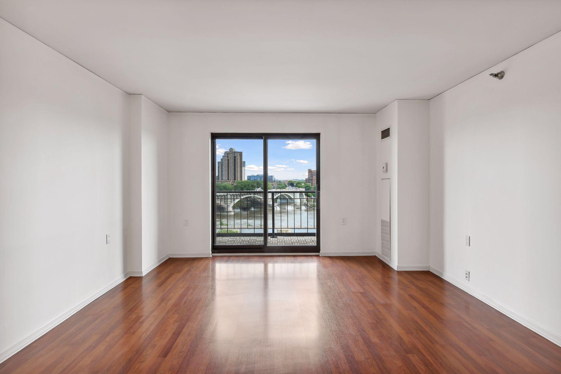 401 S 1st Street Unit: 605