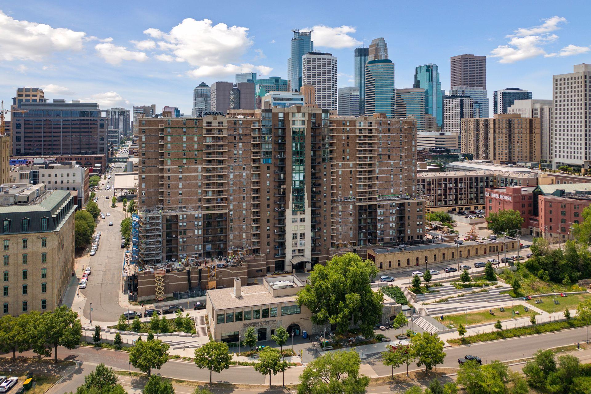 401 S 1st Street Unit: 605