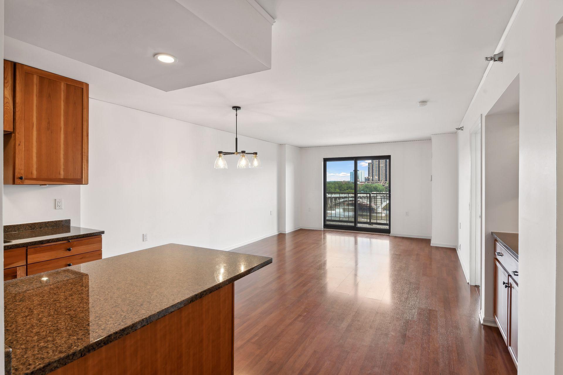 401 S 1st Street Unit: 605