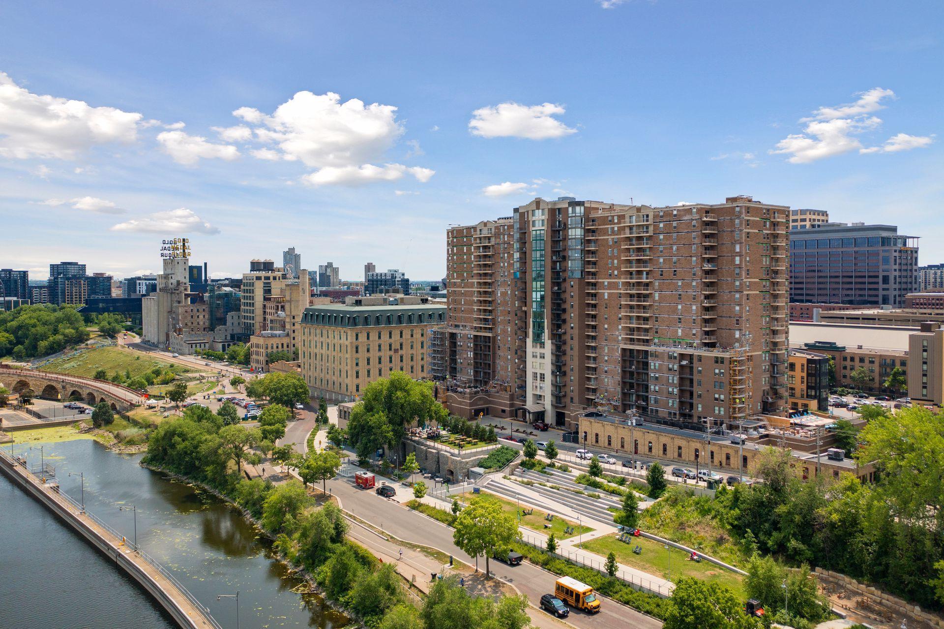 401 S 1st Street Unit: 605