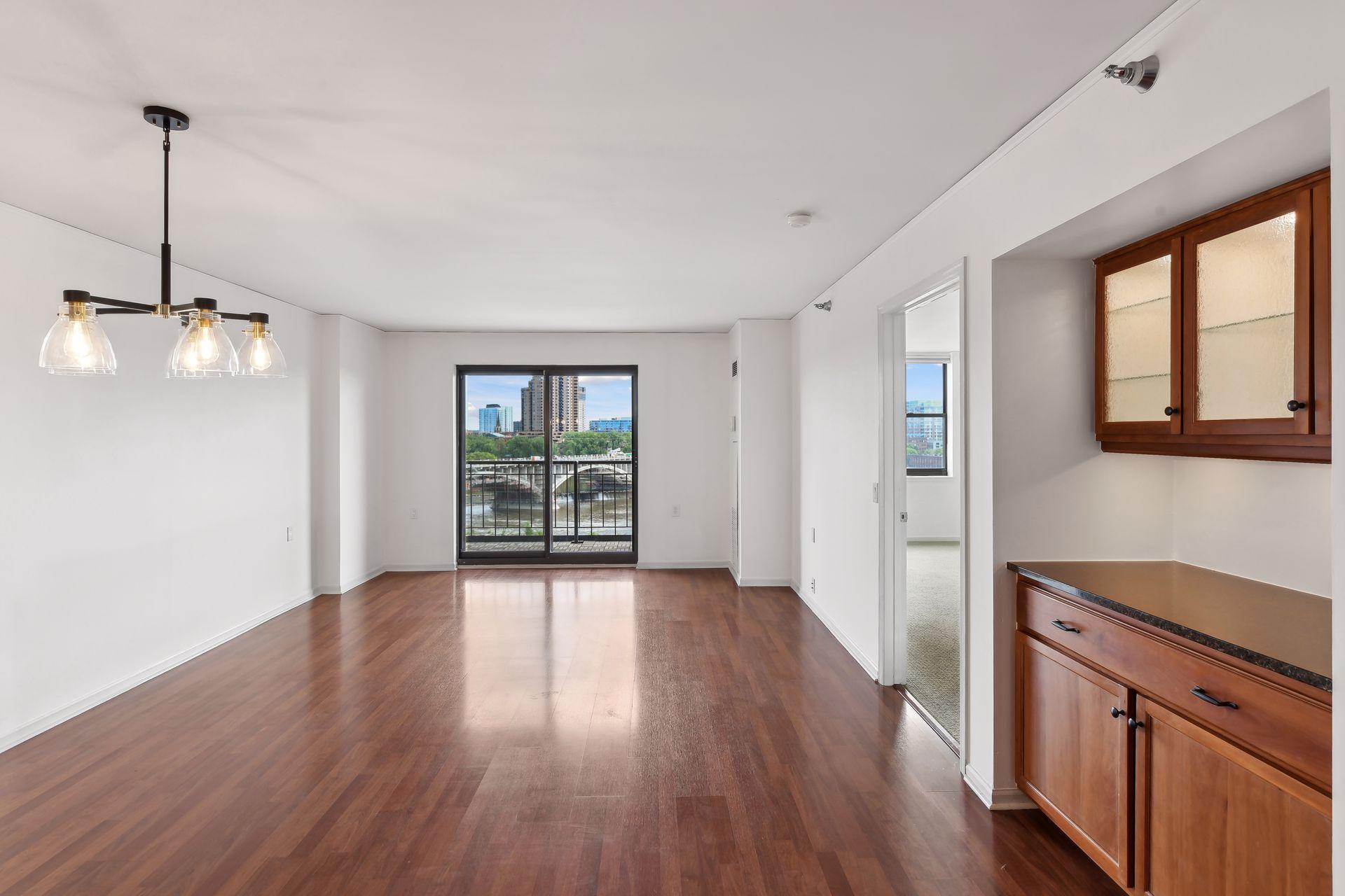 401 S 1st Street Unit: 605